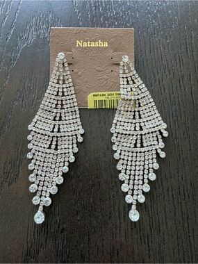 Chandelier earrings with clear rhinestones